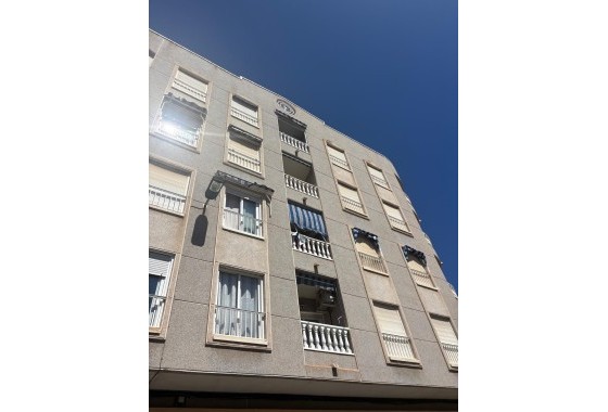 Wiederverkauf - Wohnung / Apartment -
Torrevieja