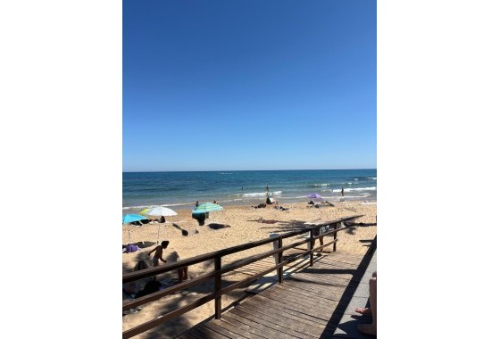 Wiederverkauf - Wohnung / Apartment -
Torrevieja