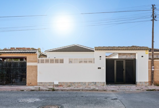 Revente - Villa Individuelle -
Torrevieja - El Chaparral