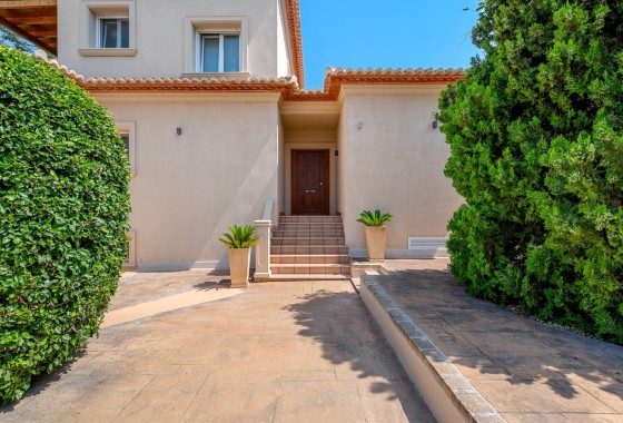 Wiederverkauf - Freistehende Villa -
Benissa