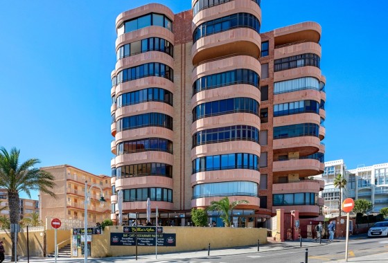 Sprzedaż - Apartament / Mieszkanie -
Arenales del Sol - Segunda linea playa