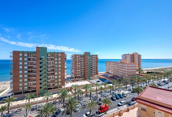 Sprzedaż - Apartament / Mieszkanie -
Arenales del Sol - Segunda linea playa