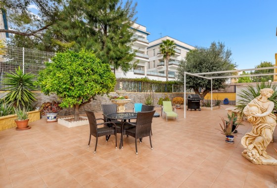 Herverkoop - Stadswoning -
Orihuela Costa - Villamartín