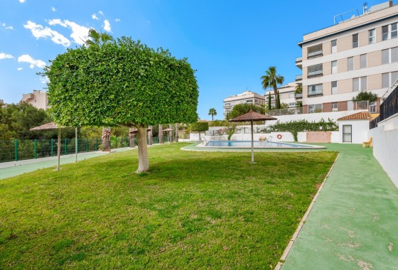Herverkoop - Stadswoning -
Orihuela Costa - Villamartín