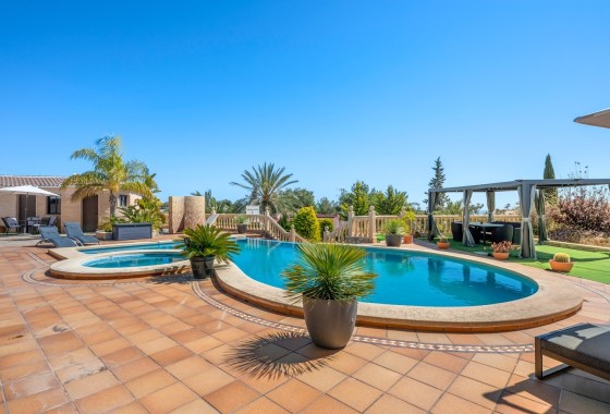 Revente - Finca / Propriété rurale -
Crevillente