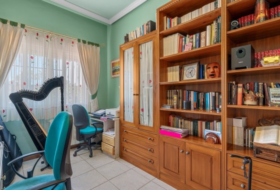 Sprzedaż - Willa wolnostojąca -
Torrevieja - La Mata