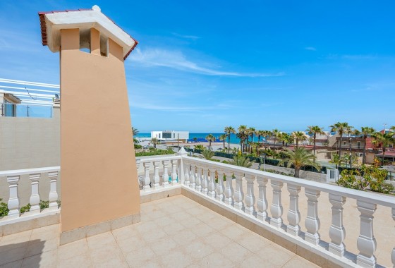 Sprzedaż - Willa wolnostojąca -
Torrevieja - La Mata
