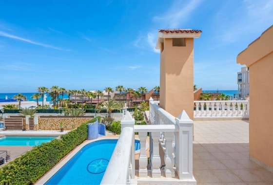Sprzedaż - Willa wolnostojąca -
Torrevieja - La Mata