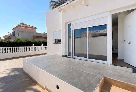 Herverkoop - Rijhuis -
Orihuela Costa - Los Altos