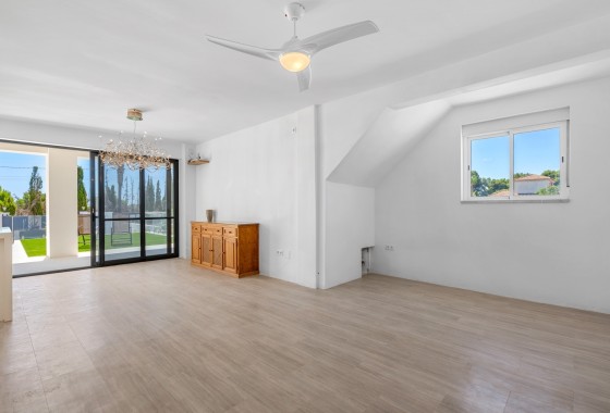 Herverkoop - Finca / Landhuis -
Los Montesinos - La Herrada