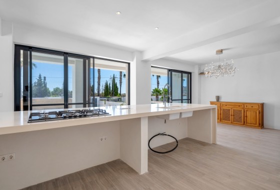 Herverkoop - Finca / Landhuis -
Los Montesinos - La Herrada