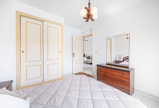 Wiederverkauf - Wohnung / Apartment -
Torrevieja