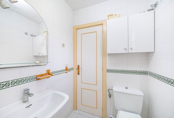 Wiederverkauf - Wohnung / Apartment -
Torrevieja