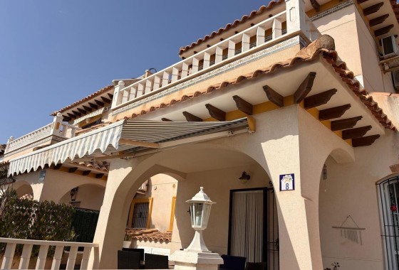 Sprzedaż - Willa w zabudowie bliźniaczej -
Lomas de Cabo Roig