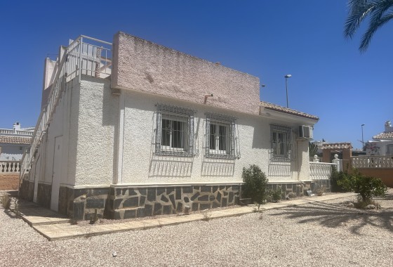 Wiederverkauf - Freistehende Villa -
Camposol