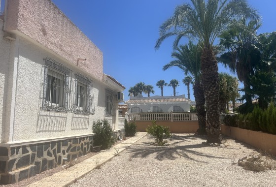 Wiederverkauf - Freistehende Villa -
Camposol