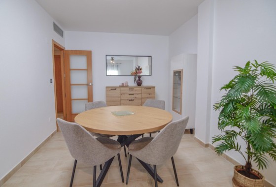 Sprzedaż - Apartament / Mieszkanie -
Torrevieja - Playa del Cura