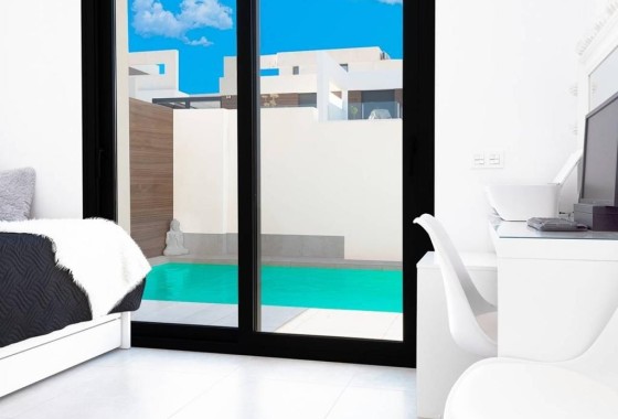 Venta - Chalet Independiente -
Benijofar