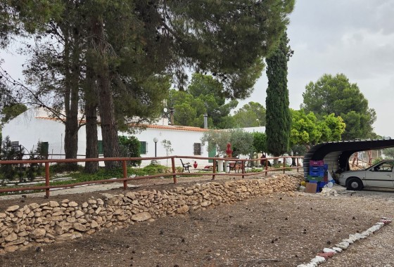 Herverkoop - Finca / Landhuis -
Pinoso