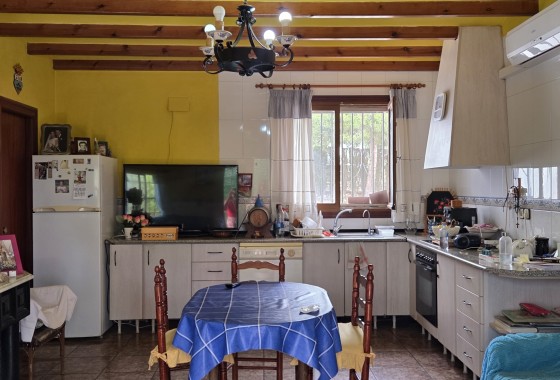 Herverkoop - Finca / Landhuis -
Pinoso