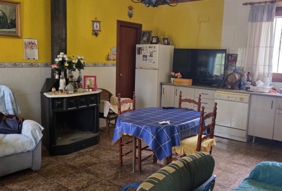 Herverkoop - Finca / Landhuis -
Pinoso