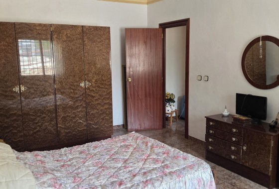 Herverkoop - Finca / Landhuis -
Pinoso