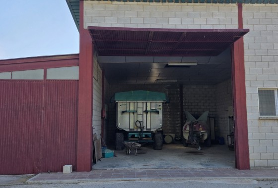 Herverkoop - Finca / Landhuis -
Yecla