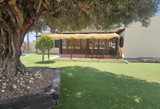 Herverkoop - Finca / Landhuis -
Catral