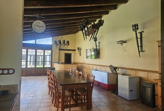 Herverkoop - Finca / Landhuis -
Catral