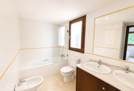 Revente - Appartement -
Punta Prima