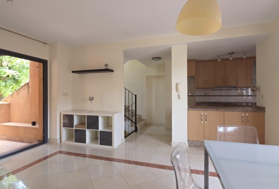 Herverkoop - Rijhuis -
Orihuela Costa - Las Filipinas
