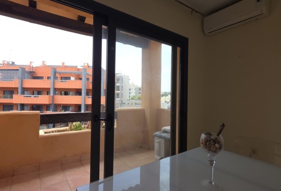 Herverkoop - Rijhuis -
Orihuela Costa - Las Filipinas