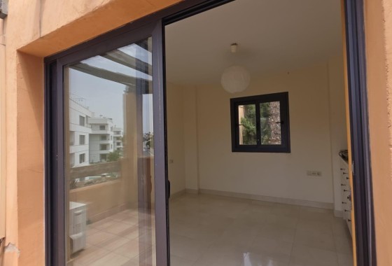 Herverkoop - Rijhuis -
Orihuela Costa - Las Filipinas
