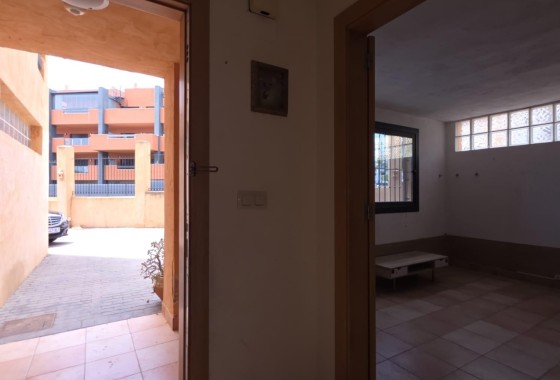Herverkoop - Rijhuis -
Orihuela Costa - Las Filipinas