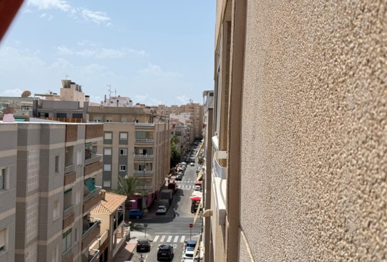 Herverkoop - Appartement / Flat -
Torrevieja - Playa del Cura