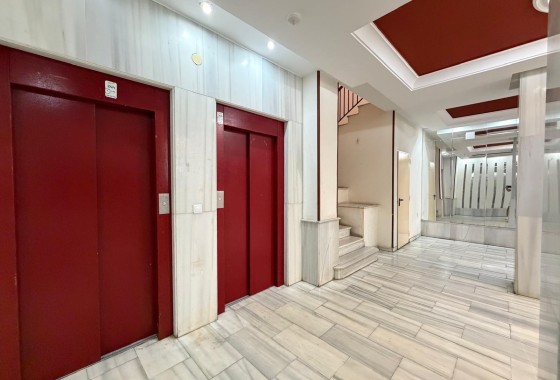 Herverkoop - Appartement / Flat -
Torrevieja - Playa del Cura