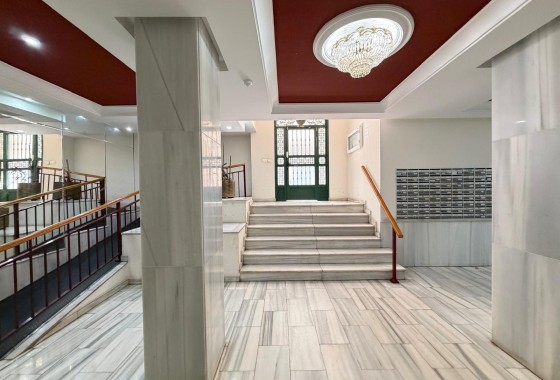 Herverkoop - Appartement / Flat -
Torrevieja - Playa del Cura
