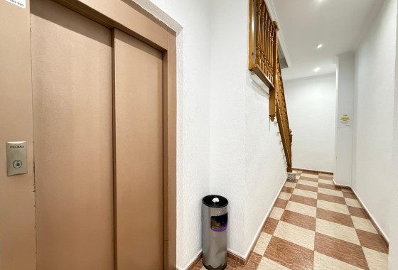 Herverkoop - Appartement / Flat -
Torrevieja - Playa del Cura