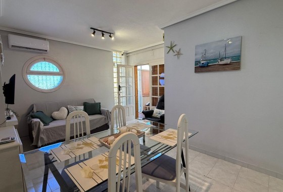 Herverkoop - Appartement / Flat -
Torrevieja - Punta Prima