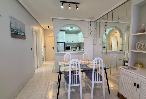 Herverkoop - Appartement / Flat -
Torrevieja - Punta Prima