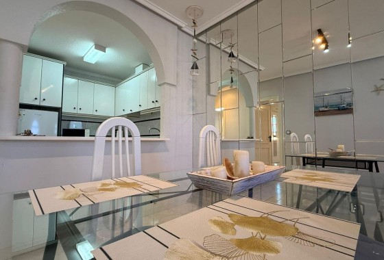 Herverkoop - Appartement / Flat -
Torrevieja - Punta Prima