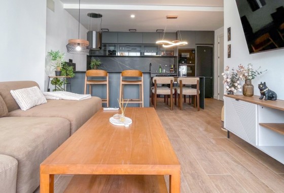 Herverkoop - Rijhuis -
Torrevieja - Nueva Torrevieja