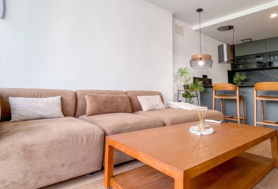 Herverkoop - Rijhuis -
Torrevieja - Nueva Torrevieja