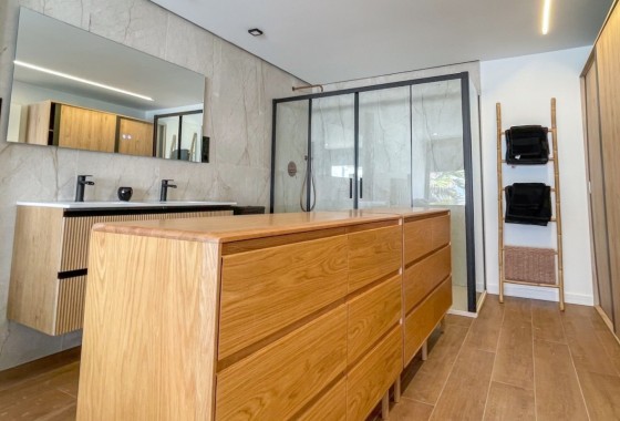Herverkoop - Rijhuis -
Torrevieja - Nueva Torrevieja