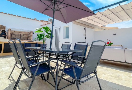 Herverkoop - Rijhuis -
Torrevieja - Nueva Torrevieja