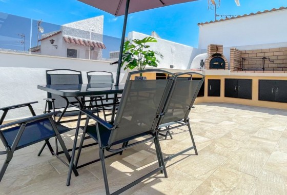 Herverkoop - Rijhuis -
Torrevieja - Nueva Torrevieja