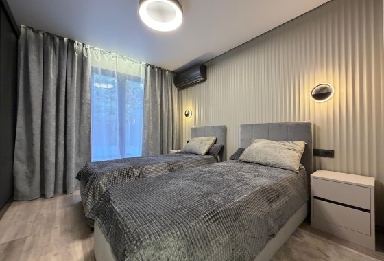 Herverkoop - Vrijstaande Villa -
Torrevieja - Punta Prima