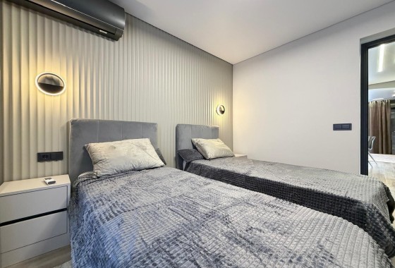 Herverkoop - Vrijstaande Villa -
Torrevieja - Punta Prima