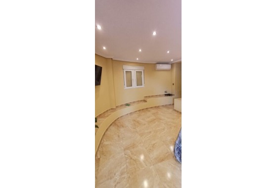 Resale - Detached Villa -
Algorfa