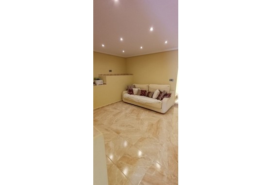 Resale - Detached Villa -
Algorfa